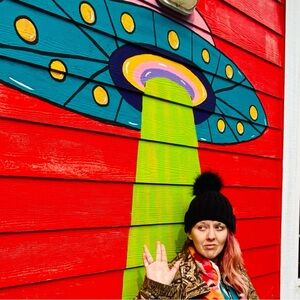 Meet your Posher, Montra